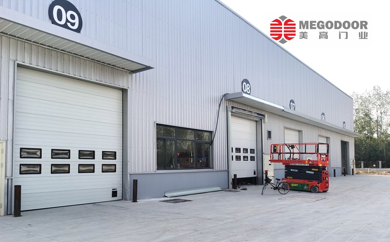 在大眾汽車安裝提升門案例插圖 在大眾汽車安裝提升門案例插圖