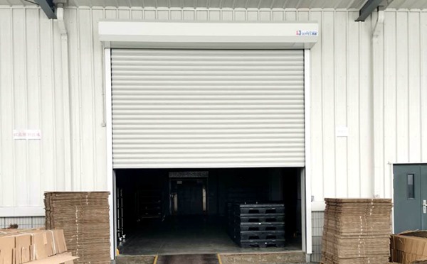 提升門(mén)比卷簾門(mén)有哪些優(yōu)點(diǎn)？插圖1